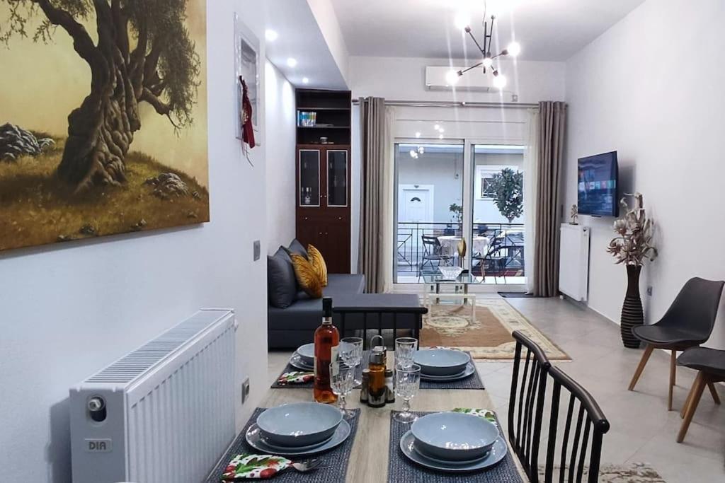 Modern Apartment In Itea Bagian luar foto