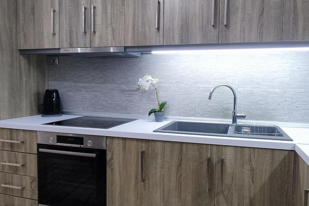 Modern Apartment In Itea Bagian luar foto