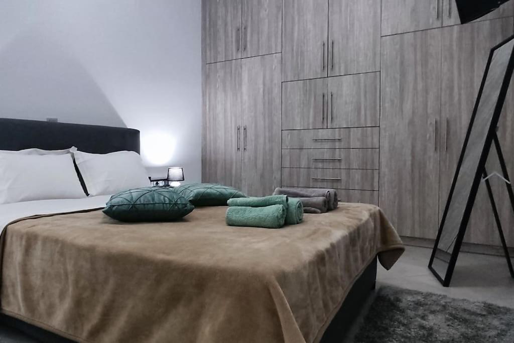 Modern Apartment In Itea Bagian luar foto